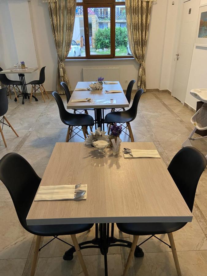 Rit Hotel Gagry Eksteriør bilde