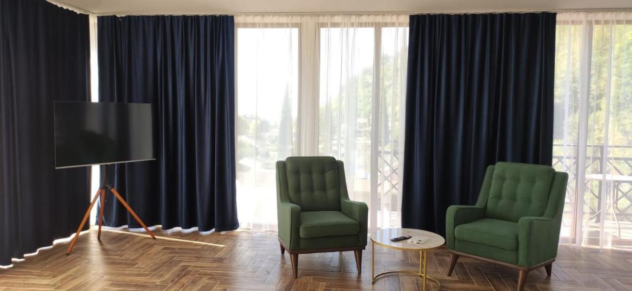Rit Hotel Gagry Eksteriør bilde