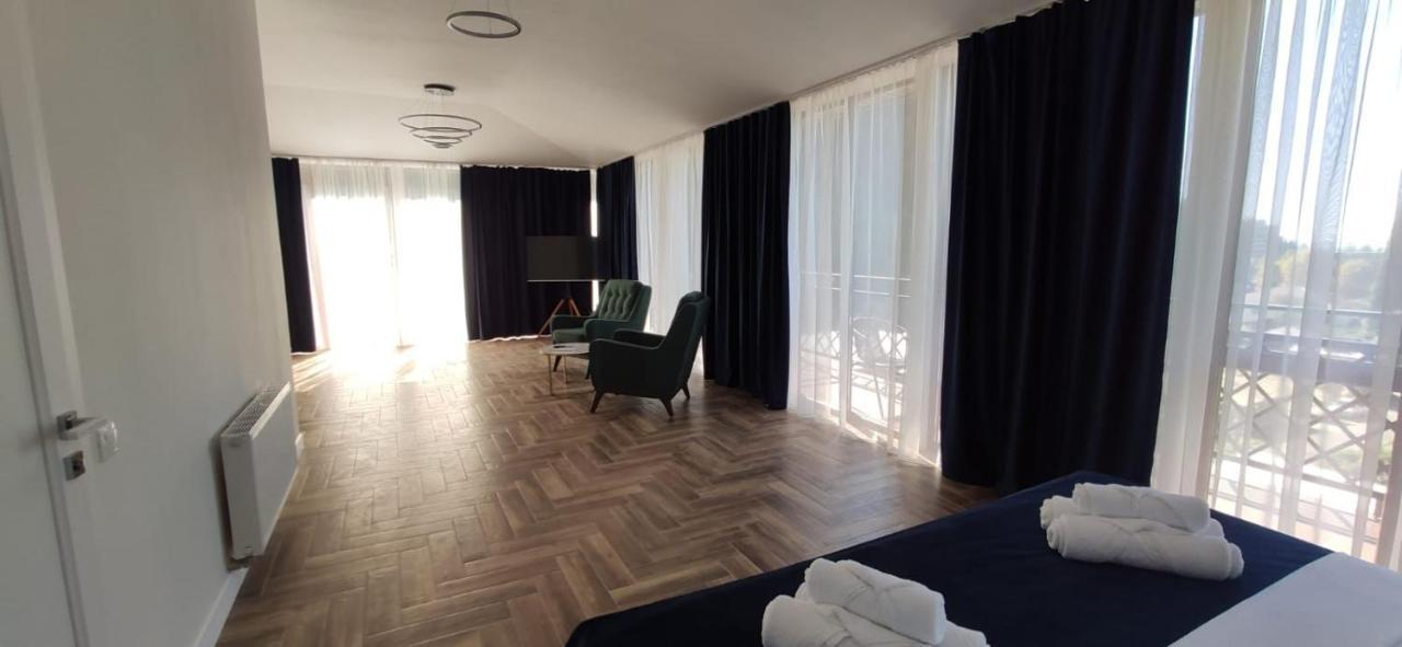 Rit Hotel Gagry Eksteriør bilde