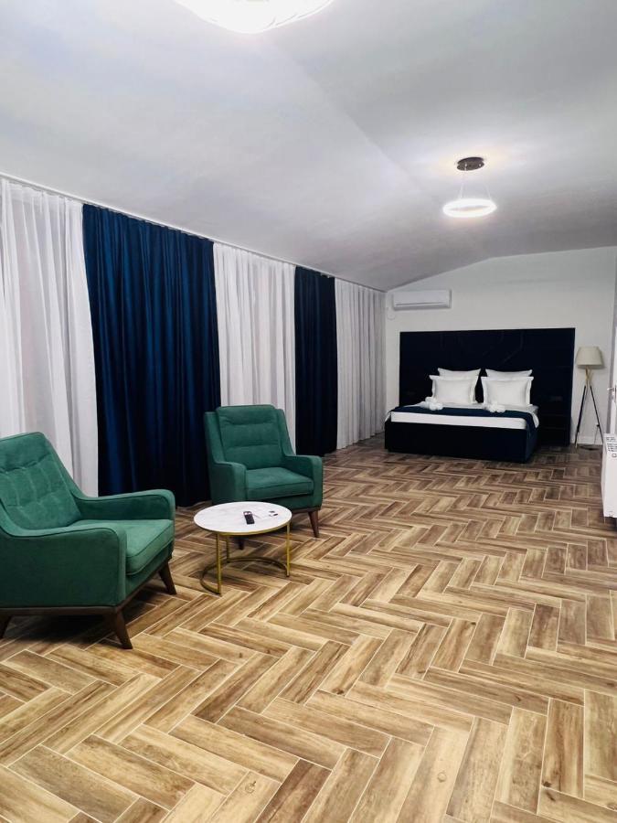 Rit Hotel Gagry Eksteriør bilde