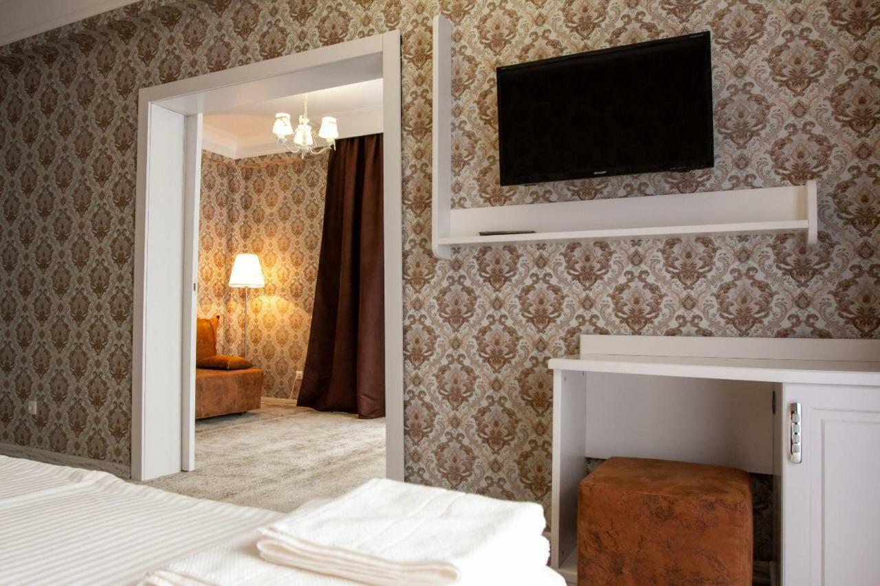 Rit Hotel Gagry Eksteriør bilde