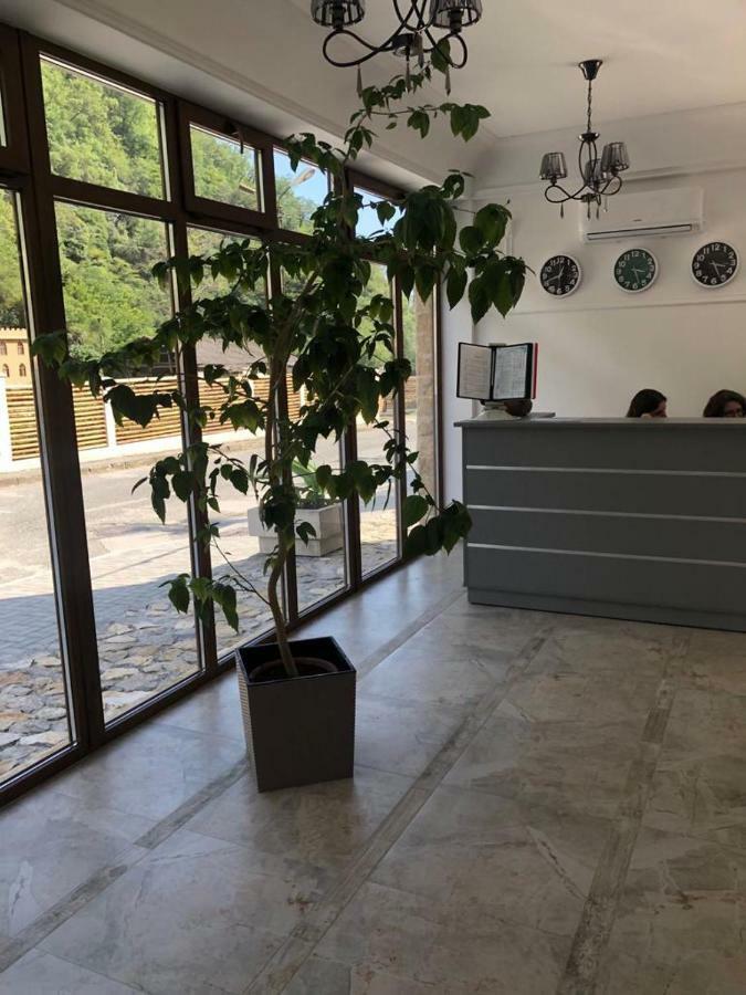Rit Hotel Gagry Eksteriør bilde