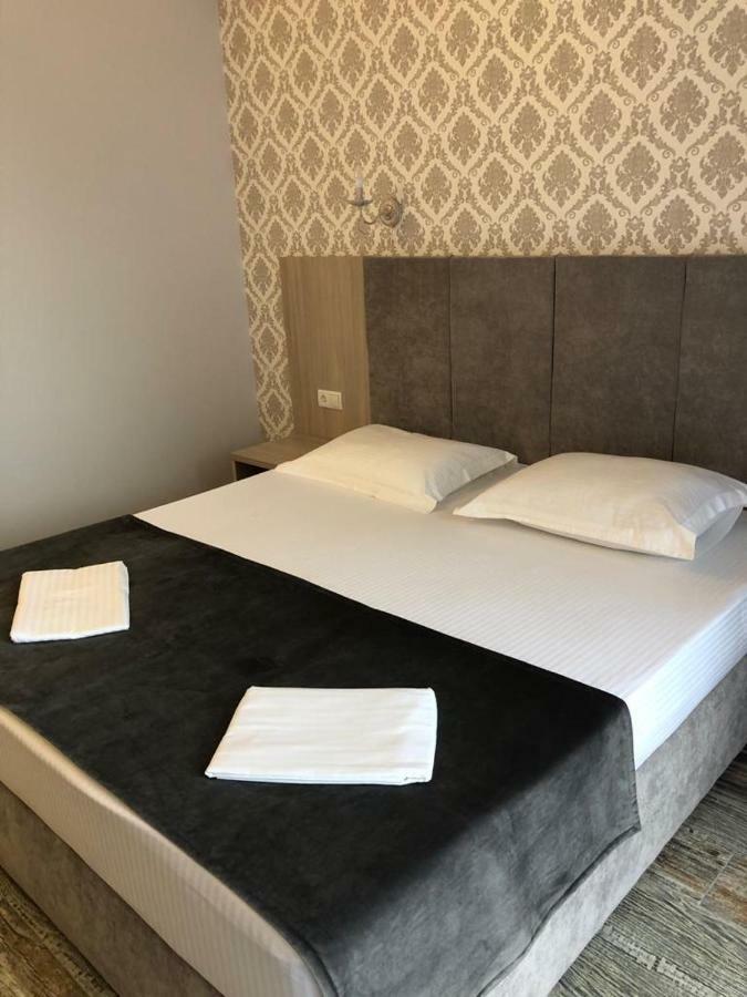 Rit Hotel Gagry Eksteriør bilde